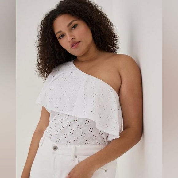 🆕 Torrid One Shoulder Eyelet Top (Torrid 5) - Picture 2 of 13